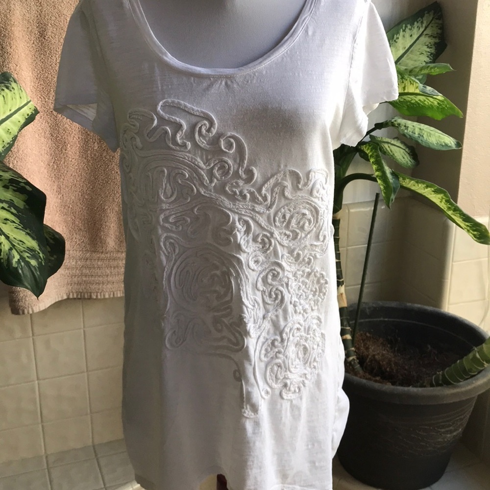 Style & Co. white shark tail round neck top